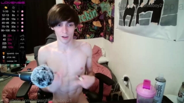 Straightwhiteboy21  03-09-2021